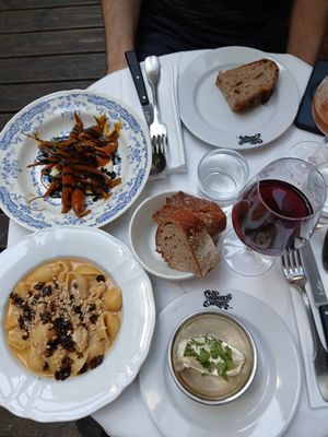  at Faubourg Daimant in Paris