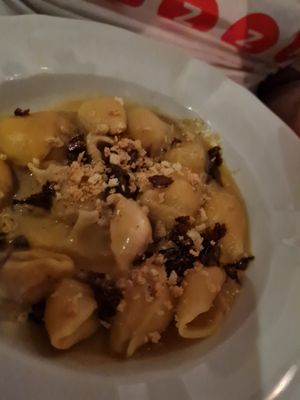 Conchiglioni (mini) zucca e pepe at Faubourg Daimant in Paris