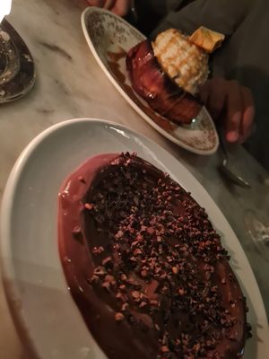 Mousse al cioccolato croccante at Faubourg Daimant in Paris