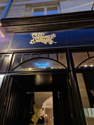  at Faubourg Daimant in Paris