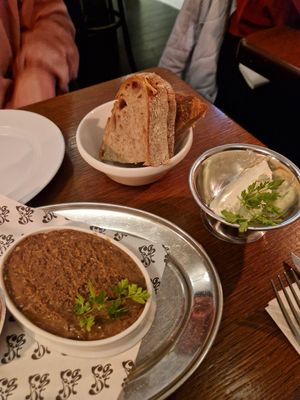  at Faubourg Daimant in Paris