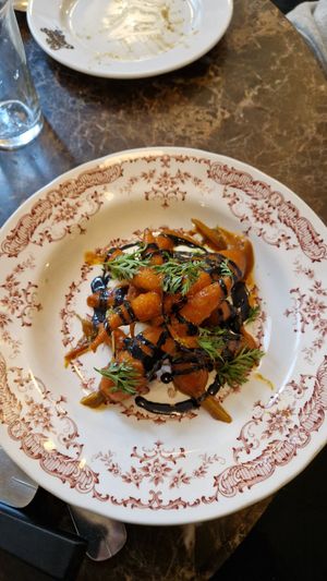 carottes FANES sauce barbecue at Faubourg Daimant in Paris