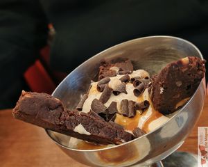 Fauboug snickers at Faubourg Daimant in Paris