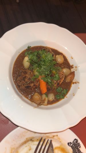  at Faubourg Daimant in Paris