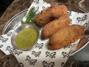   at Faubourg Daimant in Paris