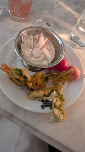 Radish with no butter, but better starter at Faubourg Daimant in Paris