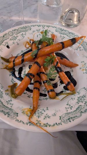 Carrots with barbecue sauce at Faubourg Daimant in Paris