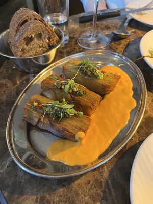 Millefeuille with sauce choron  at Faubourg Daimant in Paris