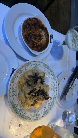   at Faubourg Daimant in Paris