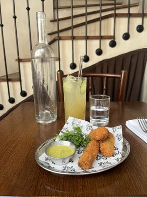   at Faubourg Daimant in Paris