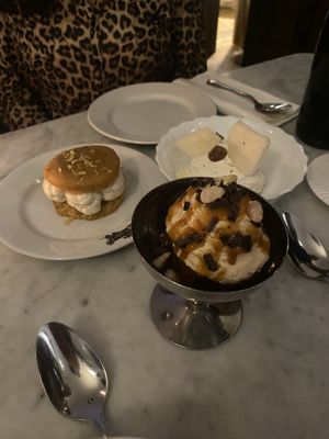  at Faubourg Daimant in Paris