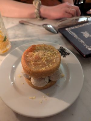  at Faubourg Daimant in Paris