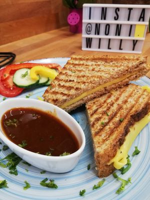 Vegan curry tosti at Noni & Willy in Groningen