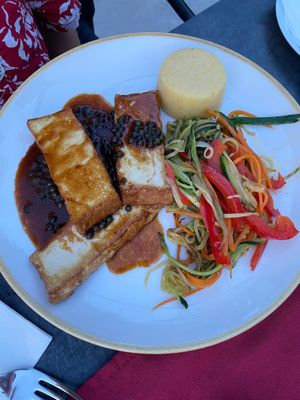 Grilled smoked tofu with grilled vegetables at Arcobaleno in Medulin