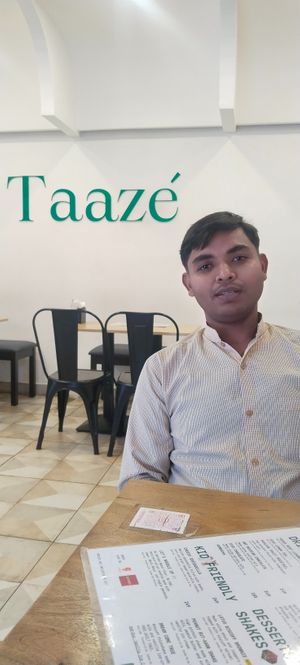 Waiting, picture place at Taaze' in Chennai