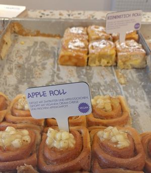 Vegan apple roll at Cinnamood Bonn in Bonn