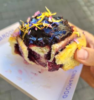 Blueberry roll - inside at Cinnamood Bonn in Bonn