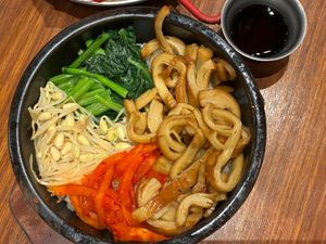 Smoke veggie duck dolsot bibimbap at Yache in Taipei