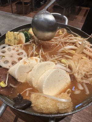 Doenjang tofu pot after cooking down a little   at Yache in Taipei