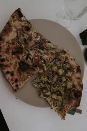vegan pizza at Pappa Pizza in Copenhagen