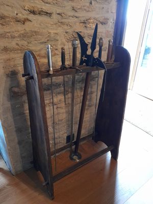 Décoration toujours en accord avec l'époque at Le Chateau de Cambiaire in Saint-etienne-vallee-francaise