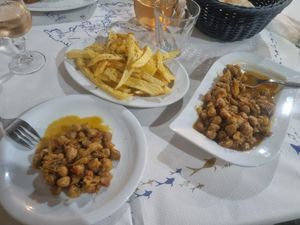 Chickpeas and chips at Maistrali in Astypalaia