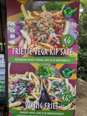 2 vegan options for loaded fries at Pannenkoekenhuis Het Klooster in Alphen Aan Den Rijn