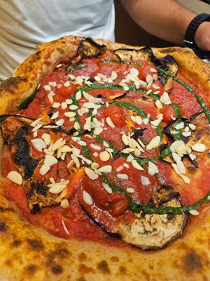 Pizza imbarazzante at Squib in Catania