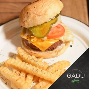 Hamburguesas (Lenteja y Beyond Meat) at Gadú Vegan in Mexico City