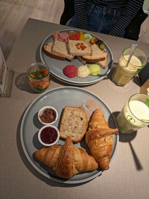 Breakfast for 2 :) at Katzentempel - Freiburg in Freiburg