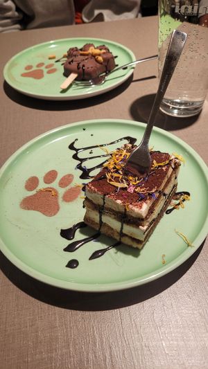 Teramisu und Snickers am Stiehl at Katzentempel - Freiburg in Freiburg