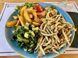 Everything we ordered gave us 2 big platefulls at Restoran Pomodoro in Pula