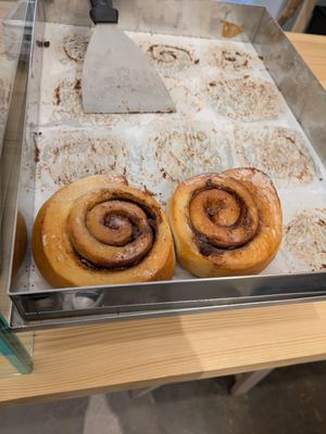 Cinammon rolls at Tonka Pastisseria Vegana in Barcelona