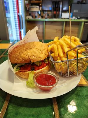  at Okrepčevalnica Barka in Piran