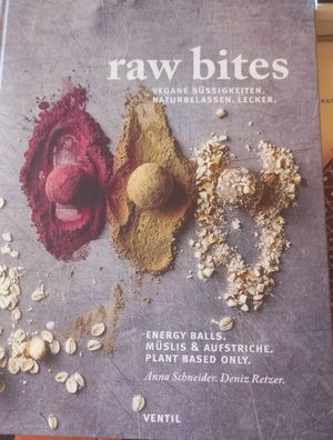 raw bites (anna schneider,  deniz retzer) at Ventil Verlagsbuchhandlung in Berlin