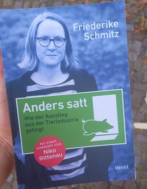 anders satt (friederike schmitz) at Ventil Verlagsbuchhandlung in Berlin