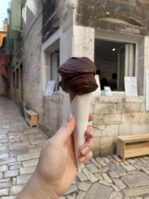 Dark chocolate with salt  at Ombra in Rovinj