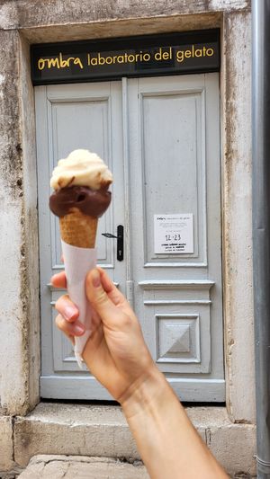 Open daily 12-23 except of Tuesday at Ombra in Rovinj