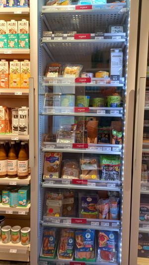 kühlregal & milchalternativen at Reformhaus Engelhardt in Luebeck