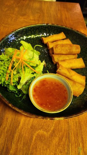 Gemüse-Frühlingsrollen at Vinami Kitchen in Baden Baden