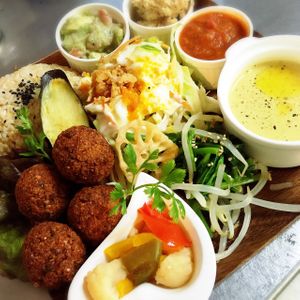 falafel plate
 at Vespera's Falafel in Tokyo