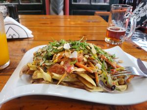 Fries and veggies with coconut curry sauce at Le-Frits Restobar - Cevicheria in Valparaiso