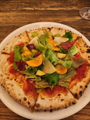 Garden veg pizza at Love Table in Osaka