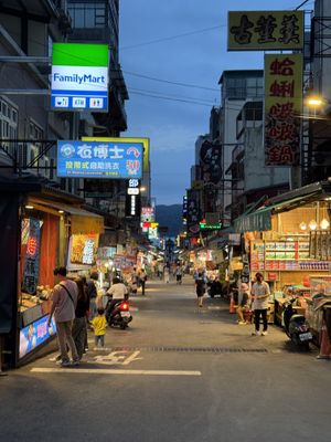 Ita Thao night market, location of Hunan Tofu  at Hunan Tofu Braised Tofu - 湖南豆腐 滷豆腐 in Yuchi