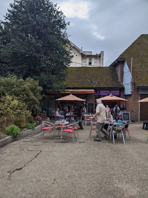 View from street at Truly Scrumptious in Hythe
