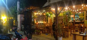 Looking in at La Hoja Verde in Tulum