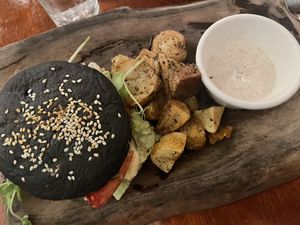 Vegan hamburger de semillas at La Hoja Verde in Tulum