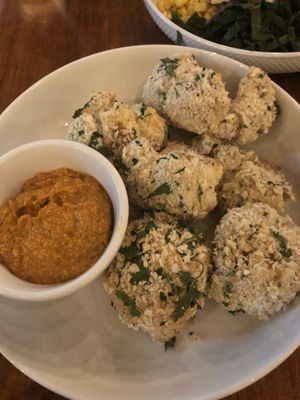 Cauliflower bites with coconut  at La Hoja Verde in Tulum