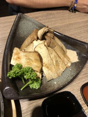 salted oyster mushrooms  at Y Q - 阿Q茶舍大里店  in Taichung