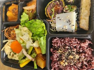 Full sized lunch box at OBOK Veggie - Nhà hàng chay Hàn Quốc  in Hanoi